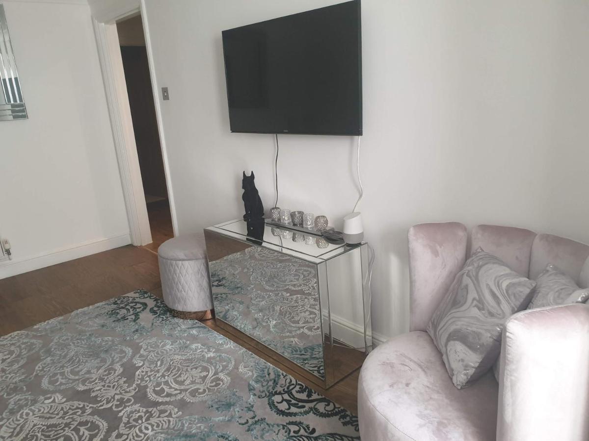 Cozy Muswell Hill 1-Bedroom Flat Лондон Экстерьер фото