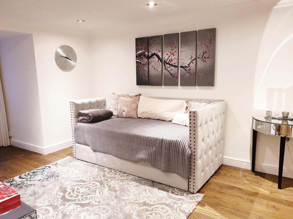 Cozy Muswell Hill 1-Bedroom Flat Лондон Экстерьер фото
